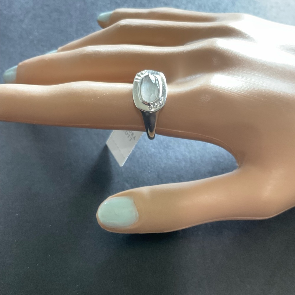 Kendra Scott Gray Illusion Ring 8 - Picture 7 of 10
